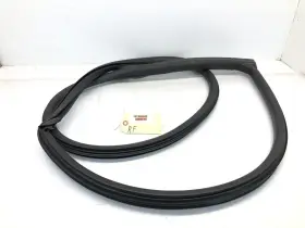 670032870 Maserati 2017-2020 Levante Right Passenger Front Door Body Weatherstrip Seal Oem
