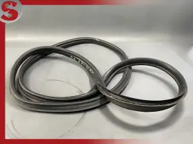 164-690-08-76 Mercedes-benz 2007-2012 X164 Gl450 Rear Right Passenger Door Weatherstrip Seal Oem #3