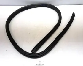 2056920176 Mercedes-benz 17-23 Oem C300 C43 C63 A205 Front Left Driver Door Weatherstrip Seal