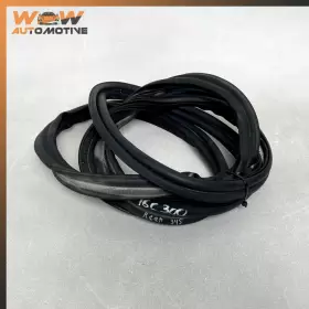 2057500098 Mercedes-benz 15-21 W205 C300 C400 Trunk Lid Deck Weatherstrip Seal Oem