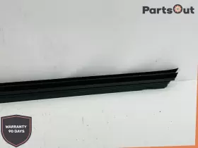 2127250965 Mercedes-benz 2010-2015 E63 Amg W212 Front Left Door Window Slot Seal Inner Oem #2