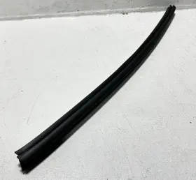 221-725-00-65 Mercedes-benz 2012 S550 Left Front Door Window Inner Weatherstrip Seal Oem