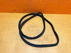A2057505800 Mercedes-benz 15-21 C300 W205 Rear Trunk Lid Frame Weatherstrip Rubber Seal Oem A2057505800 Mercedes-benz 15-21 C300 W205 Rear Trunk Lid Frame Weatherstrip Rubber Seal Oem