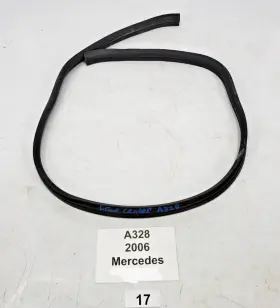 A2116280098 Mercedes-benz 03-09 Oem W211 E350 Front Rubber Center Weather Seal 31k