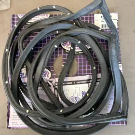 Lm12-s Metro Moulded Parts Door Seal 1968-72 Gm A Body 2 Sedan