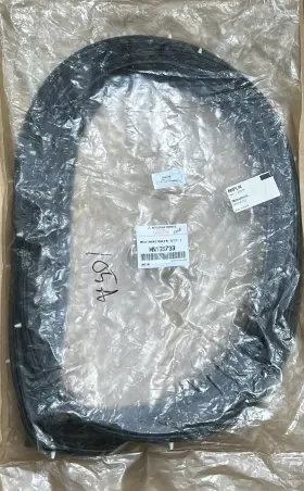 Mn136733 Mitsubishi Genuine Lh Driver Front Door Seal Weather Stripping Outer