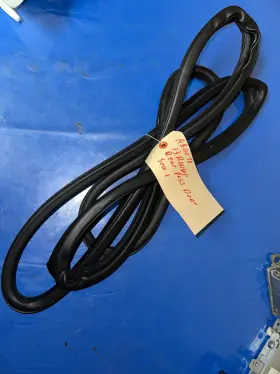 76923-jm00d Nissan Rouge Rear Passenger Rr Weather-strip P/n 76923-jm00d Nissan Rouge Rear Passenger Rr Weather-strip P/n