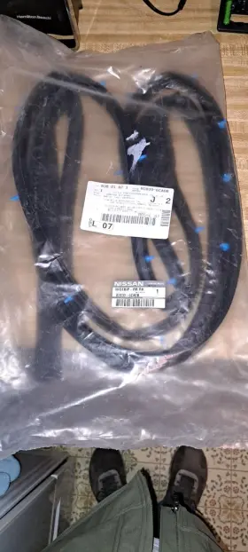 82830-6ca0b Nissan Genuine Door Weather-strip