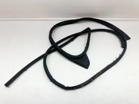 9bum-z02 Nissan 22 Frontier Door Seal Weatherstrip Front Left Oem L21