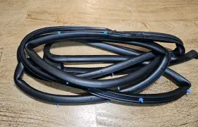 83140-gi000 Oem 2022-2024 Hyundai Ioniq 5 Rear Right Door Weatherstrip Seal New