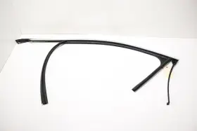 84150965 Oem 2016 - 2020 Cadillac Ct6 Front Left Door Window Weatherstrip Seal Moulding