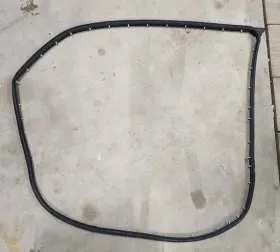 Dn15n20530ab Oem 2018-2021 Ford Ecosport Se Front Right Pass. Door Weatherstrip Seal 7f18