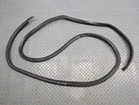 7l5867240br Porsche 2008 - 2010 Oem Cayenne Rear Trunk Door Seal Weatherstrip Rubber