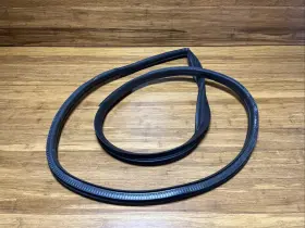 99102547600 Porsche 2012-2019 911 Carrera Front Left Body Door Weatherstrip Seal Oem 99102547600 Porsche 2012-2019 911 Carrera Front Left Body Door Weatherstrip Seal Oem