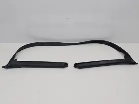 99665102700 Porsche 1999-2005 911 996 Convertible Front Top Roof Weatherstrip Rubber Seal