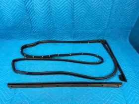 55112362ah Ram 1500 2500 3500 Rear Door Weatherstrip With Lower Seal Rh 2pc Set 2009-2024 Oem