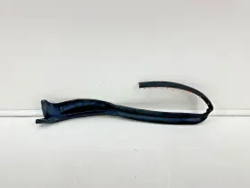 J8a2-25384-a Range Rover 2017 Velar Rear Right Door Rubber Seal Oem