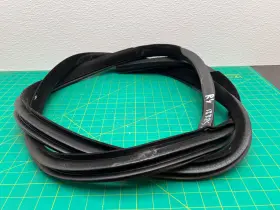 Lr053807 Range Rover 14-22 L494 Front Right Side Door Body Weatherstrip Seal Oem #3