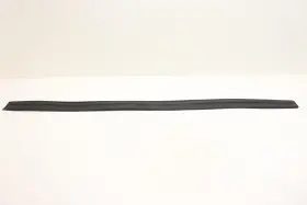 Pt00003709 Rivian 2022 - 2026 R1s Rear Left Rocker Seal Rubber Weatherstrip Oem