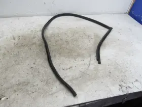 83680-65d00 Suzuki Door Glass Run Channel Grand Vitara 1999 2005 Driver Front Weather Strip Seal
