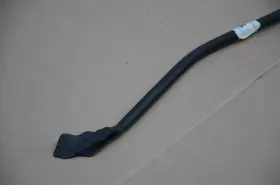 100542100d Tesla 12-20 Model S Front Right Side Door Forward Pillar Weatherstrip Seal Oem #3