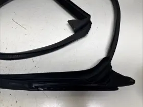 109050000n Tesla Model 3 Front Right Side Door Body Weatherstrip Seal Oem 2017-2022 N-8106 #2