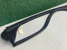 1606732-00-d Tesla 2021-2024 Model S Front Left Driver Primary Weatherstrip Rubber Seal Oem #3
