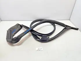 1606733-00-e Tesla 21-25 Oem Model S Front Right Passenger Door Rubber Weatherstrip Seal 1606733-00-e Tesla 21-25 Oem Model S Front Right Passenger Door Rubber Weatherstrip Seal