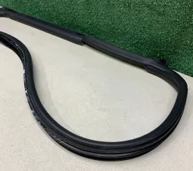1606734 Tesla 2021-2024 Model S Rear Driver Left Body Rubber Seal Lh Oem #2