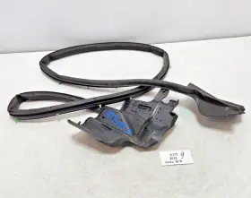 1615098-00-d Tesla 21-25 Oem Model S Front Right Passenger Side Door Weatherstrip Seal 1615098-00-d Tesla 21-25 Oem Model S Front Right Passenger Side Door Weatherstrip Seal