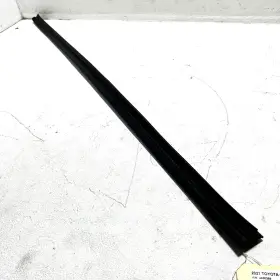 06100 Toyota 67863 2018-2024 Camry Front Right Or Left Side Door Lower Weatherstrip Seal Oem
