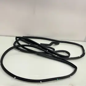 67871-08040 Toyota 6787108040 2021 2024 Sienna Rear Right Sliding Door Weatherstrip Seal