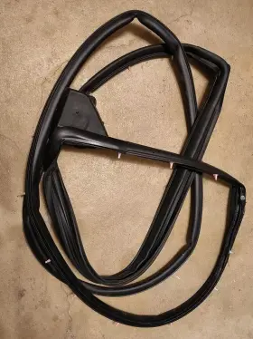 67872-0e080 Toyota Rear Left Door Weather-strip For Highlander 2020-24 Oem Used67872-0e080