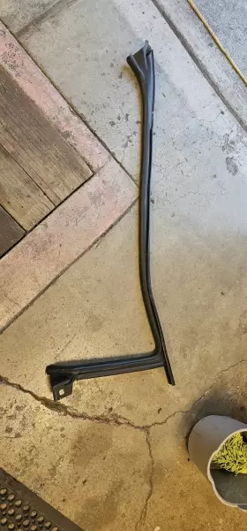 3c8854546l Volkswagen 2009-2017 Vw Cc - Rear Right Upper Door Inner Seal / Weather Stripping
