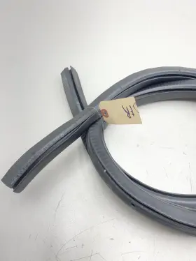 3c8867911 Volkswagen 2013-2017 Vw Passat Cc - Front Lower Door Inner Seal/weather Stripping #2