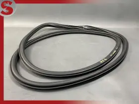 561867912h Volkswagen 2012-2022 Vw Passat Oem Front Right Door Body Mount Weatherstrip Seal