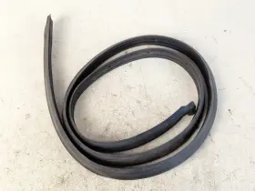 7p0839762 Volkswagen 11-17 Touareg Rear Right Side Door Body Weatherstrip Seal Cover Oem