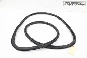 31425990 Volvo 2019-2025 Xc40 Front Right Side Door Rubber Weatherstrip Seal Oem